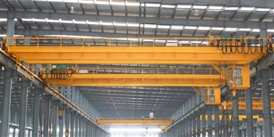 Overhead isolation kran